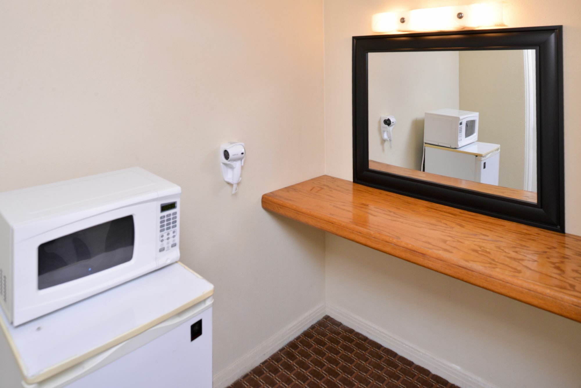Travelodge By Wyndham Eugene Downtown/University Of Oregon Dış mekan fotoğraf